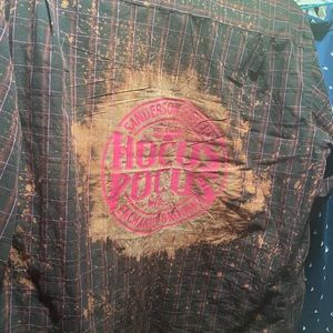 Hocus Pocus button down shirt. Fits like an xl/xxl.